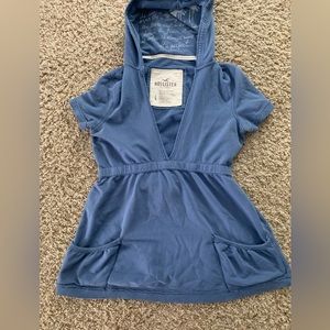 Hollister womens short sleeved vneck hooded sweatshirt